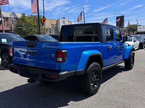Used 2021 Jeep Gladiator Willys image 4