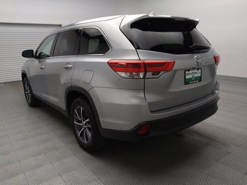 Used 2019 Toyota Highlander XLE image 5