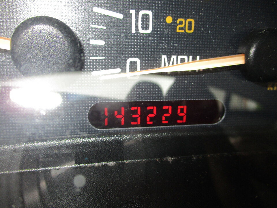 Used 2002 Pontiac Sunfire SE w/ Opt Pkg 1 FWD image 27