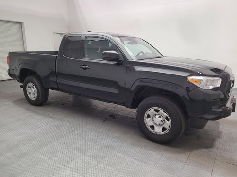 Used 2020 Toyota Tacoma SR w/ SR Convenience Package RWD image 11