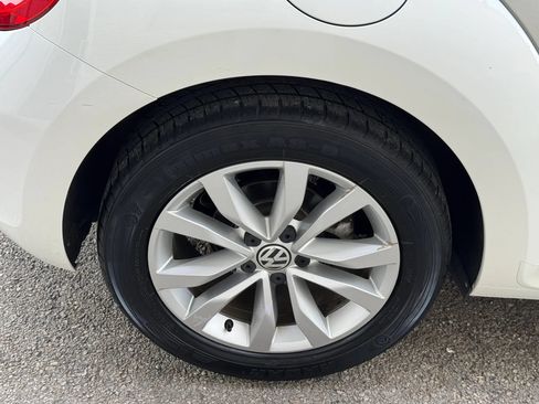 Used 2013 Volkswagen Beetle TDI FWD image 39
