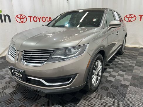Used 2016 Lincoln MKX Select w/ Select Plus Package image 3
