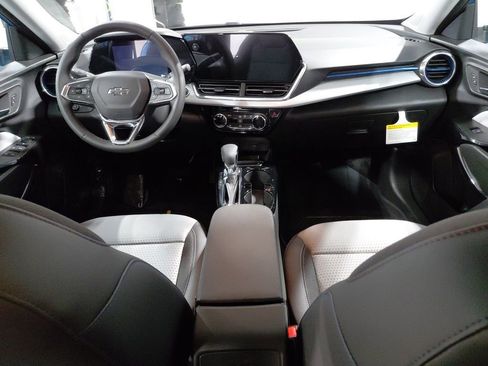 New 2026 Chevrolet Trax LT w/ Driver Confidence Package FWD image 3