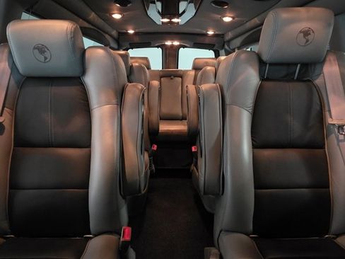Used 2019 GMC Savana 2500 Extended w/ Enhanced Convenience Package image 22