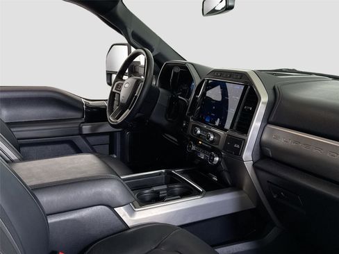 Used 2022 Ford F350 Platinum w/ FX4 Off-Road Package AWD/4WD image 33