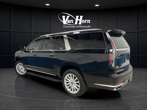 Used 2024 Cadillac Escalade ESV Luxury AWD/4WD image 5
