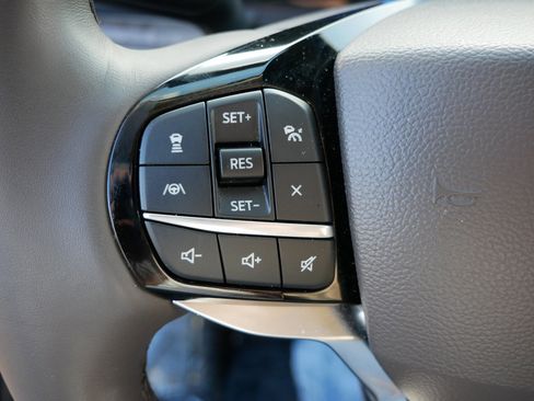 Used 2023 Ford Explorer Platinum w/ Technology Package AWD/4WD image 28