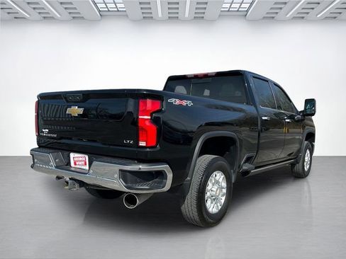 Used 2024 Chevrolet Silverado 2500 LTZ w/ LTZ Convenience Package image 4