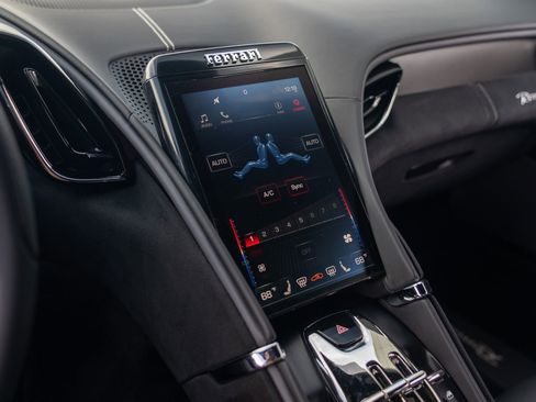 Certified 2022 Ferrari Roma image 36