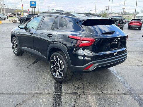 Used 2024 Chevrolet Trax RS w/ Sunroof Package image 3