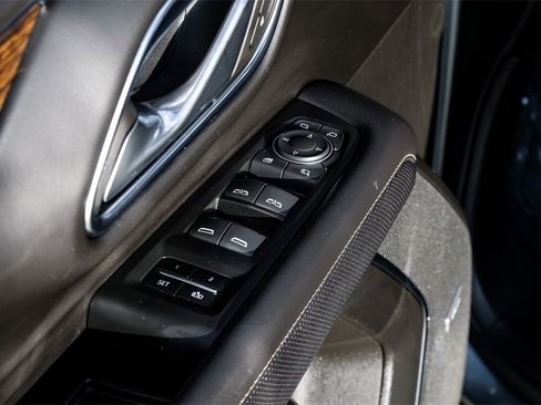 Used 2023 Chevrolet Suburban Premier image 44