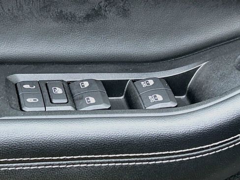 Used 2022 Jeep Grand Cherokee Limited AWD/4WD image 24