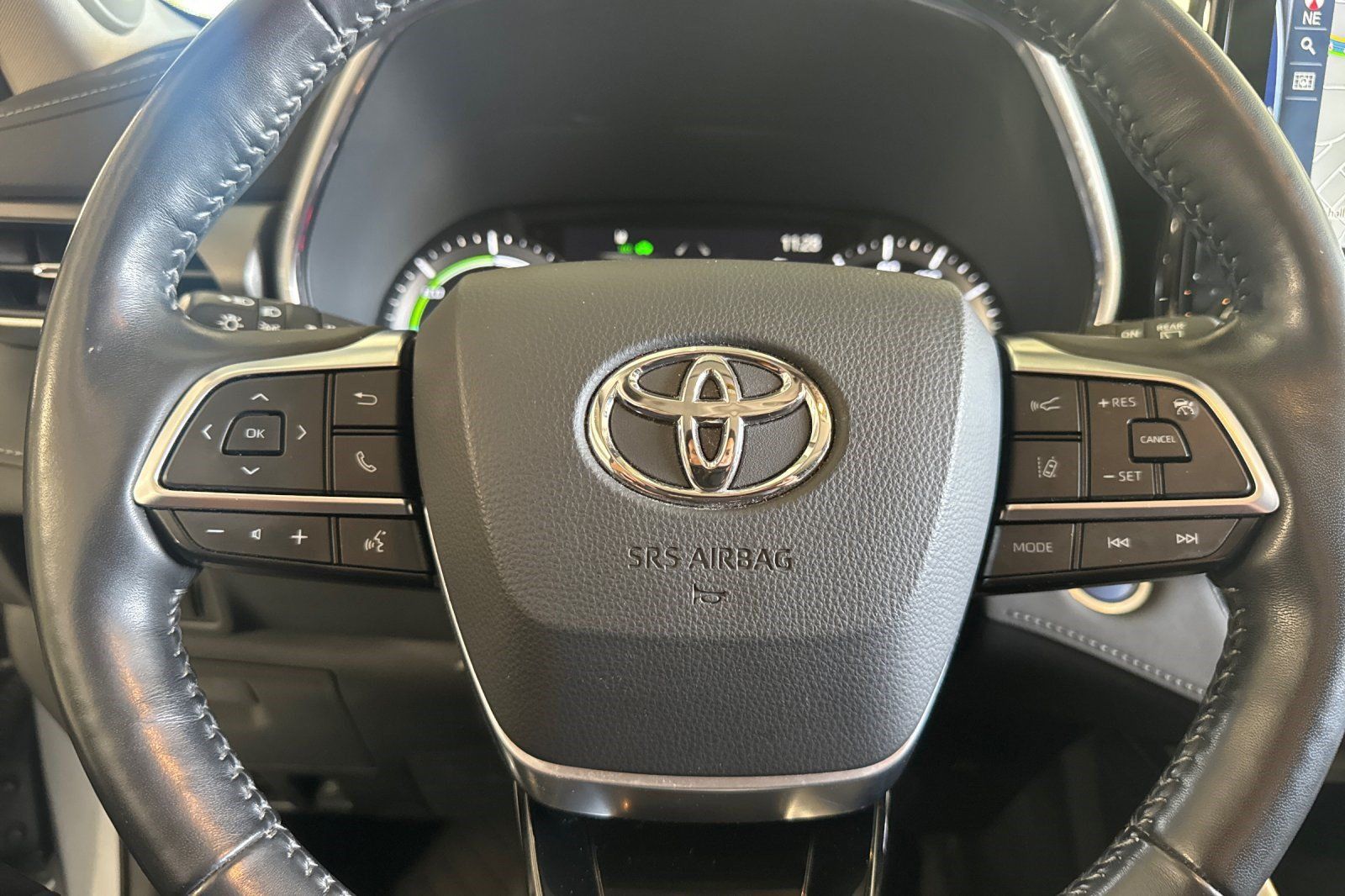 Used 2021 Toyota Highlander Limited AWD/4WD image 10