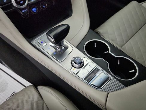 Used 2022 Genesis G70 3.3T RWD image 17