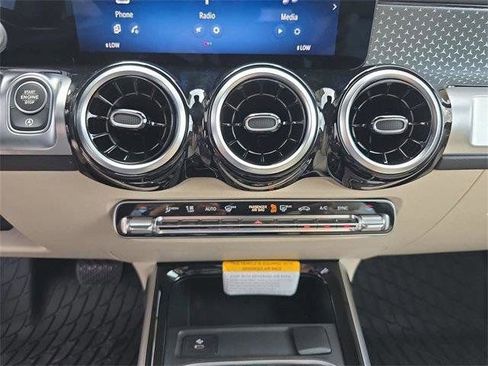 Certified 2026 Mercedes-Benz GLB 250 4MATIC image 32