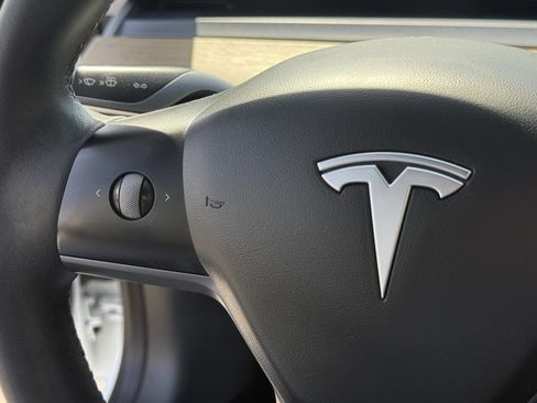 Used 2021 Tesla Model 3 Standard Range Plus image 15