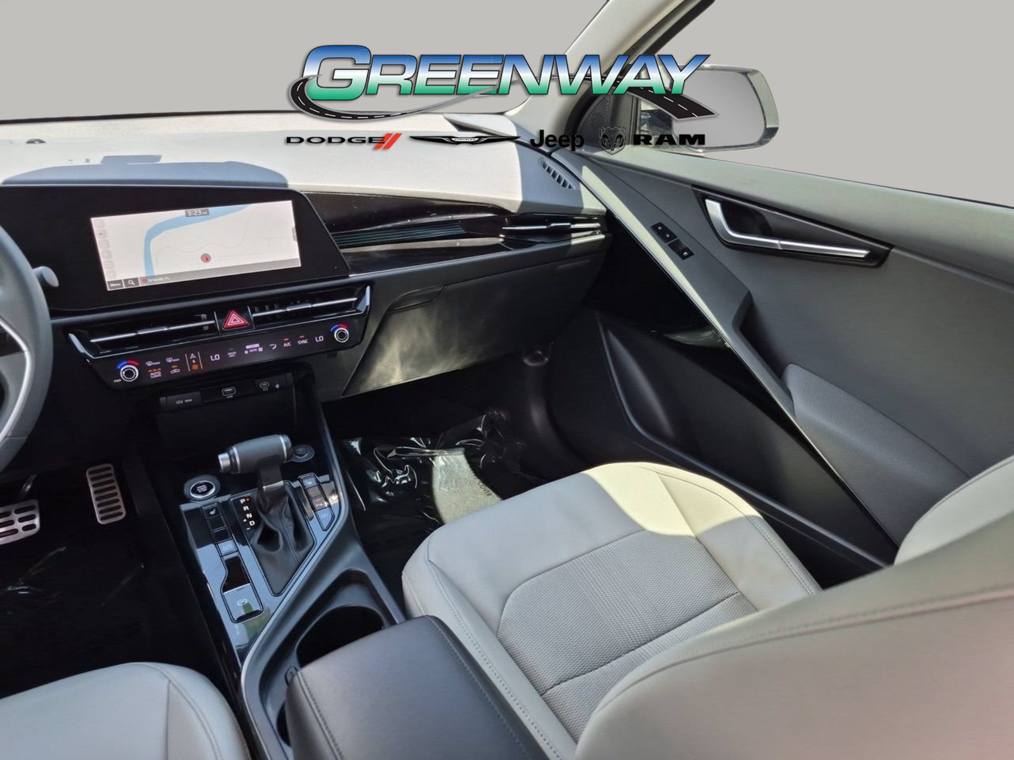 Used 2023 Kia Niro EX Touring FWD image 13