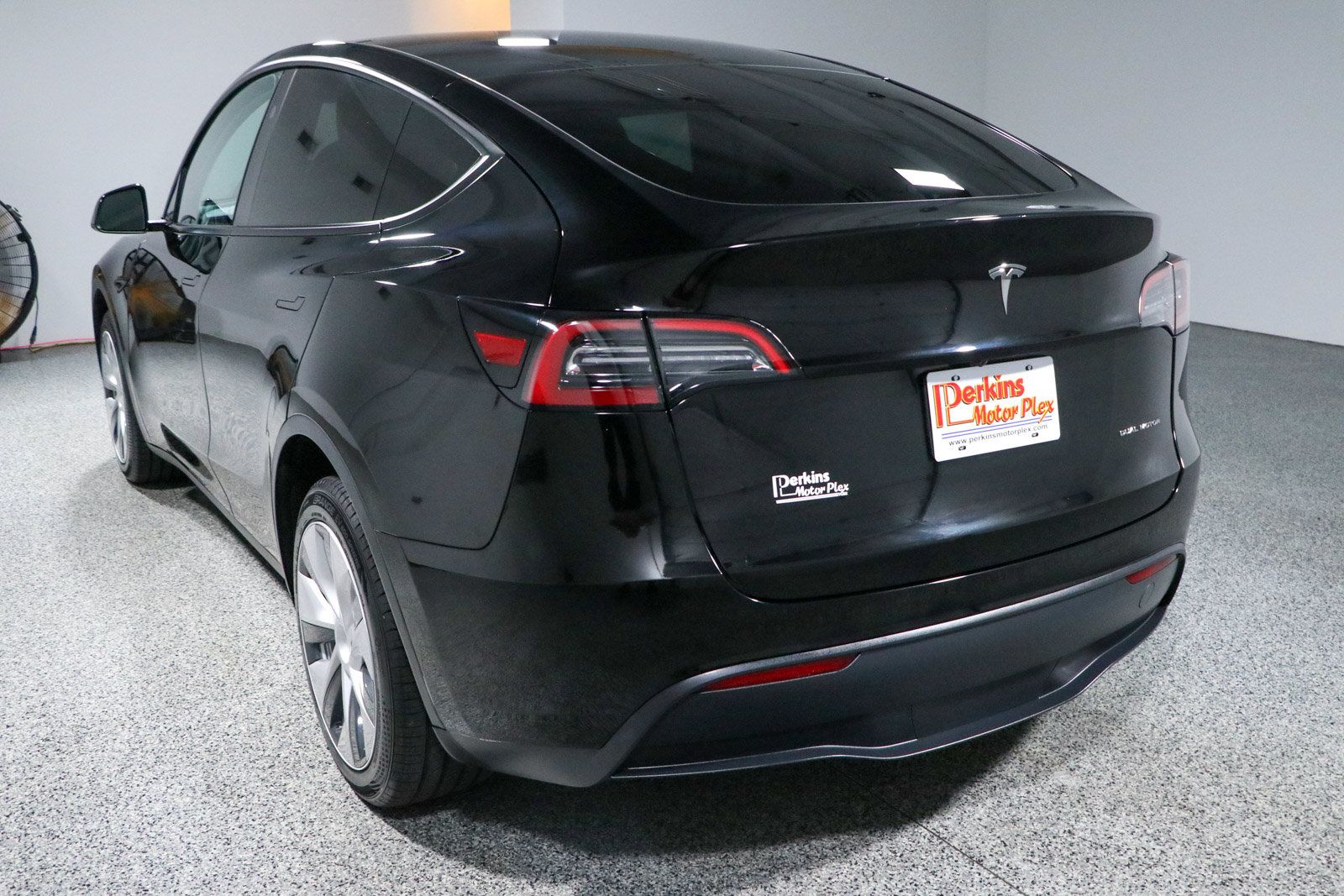 Used 2023 Tesla Model Y Long Range AWD/4WD image 9