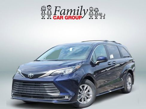 New 2026 Toyota Sienna XLE image 1