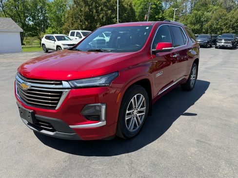 Used 2023 Chevrolet Traverse High Country w/ LPO, Floor Liner Package AWD/4WD image 7