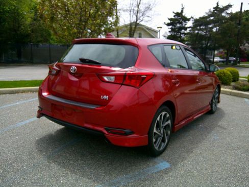 Used 2018 Toyota Corolla iM w/ All-Weather Mat Package FWD image 16