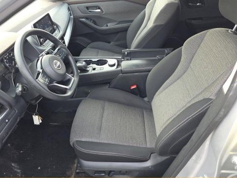 Used 2022 Nissan Rogue SV image 4