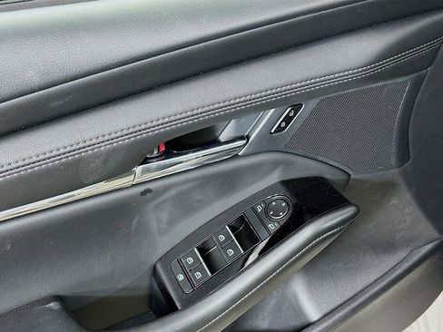 Used 2025 MAZDA MAZDA3 s image 21