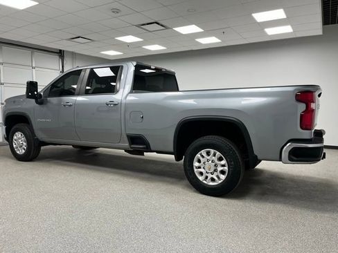 Used 2024 Chevrolet Silverado 2500 LT AWD/4WD image 5