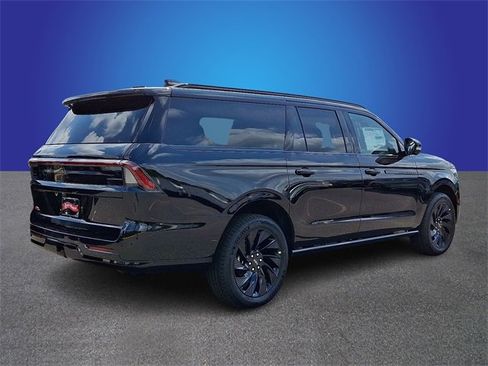 New 2025 Lincoln Navigator L Reserve w/ Jet Appearance Package image 3