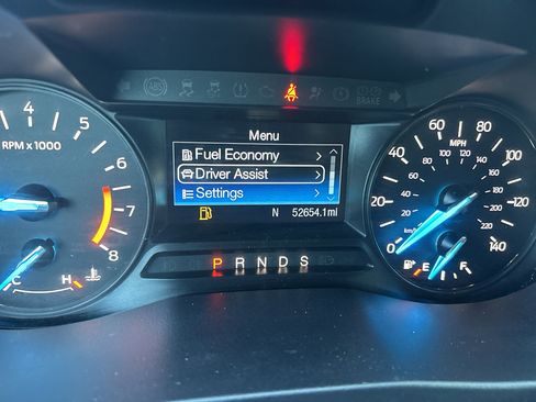 Used 2019 Ford Explorer XLT image 19