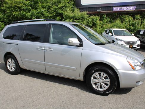 Used 2012 Kia Sedona LX w/ PWR Pkg FWD image 5