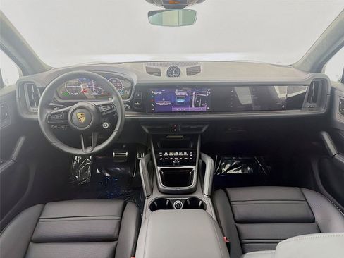 New 2026 Porsche Cayenne GTS AWD/4WD image 11