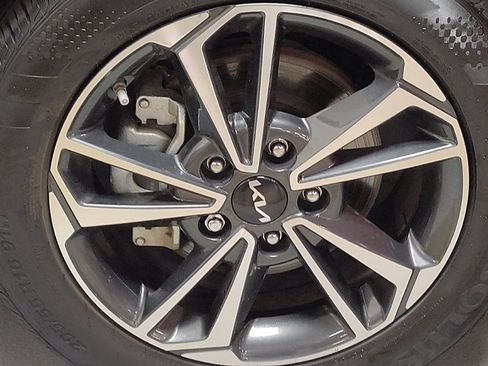 Used 2024 Kia Forte LXS FWD image 31