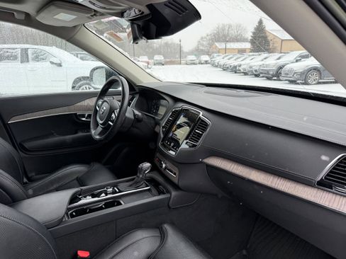 Used 2022 Volvo XC90 T6 Inscription w/ Advanced Package image 22