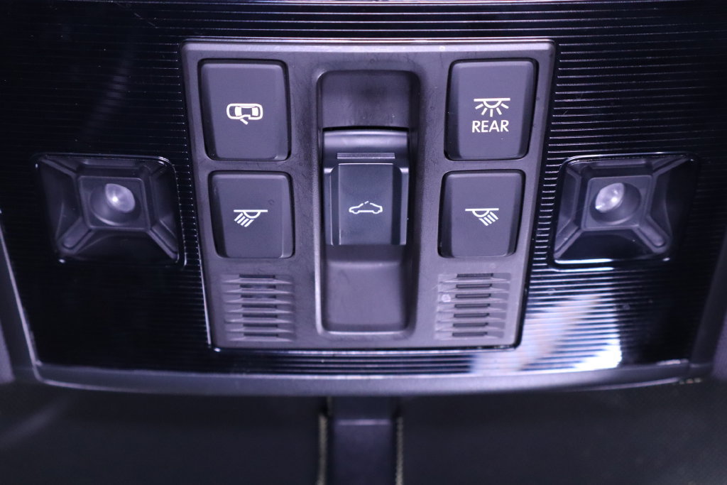 Used 2017 Volkswagen GTI SE FWD image 26