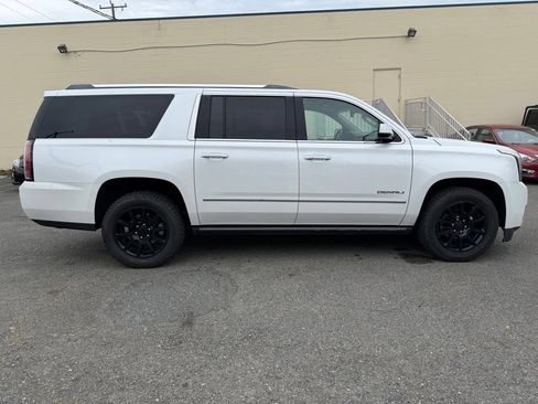 Used 2017 GMC Yukon XL Denali w/ Open Road Package AWD/4WD image 8