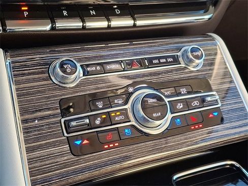 Used 2022 Lincoln Aviator Black Label image 16