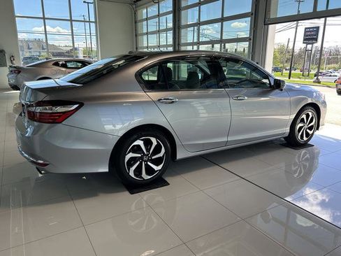 Used 2017 Honda Accord EX-L image 7