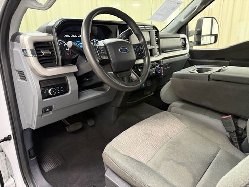 Used 2024 Ford F350 XLT AWD/4WD image 28