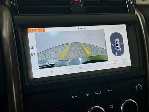 Used 2020 Land Rover Discovery Landmark image 20