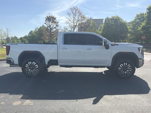 Used 2025 GMC Sierra 2500 SLT AWD/4WD image 10