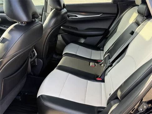 Used 2023 INFINITI QX55 Essential image 12