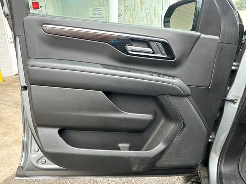 Used 2025 Chevrolet Tahoe LS w/ LPO, Dark Essentials Package RWD image 9