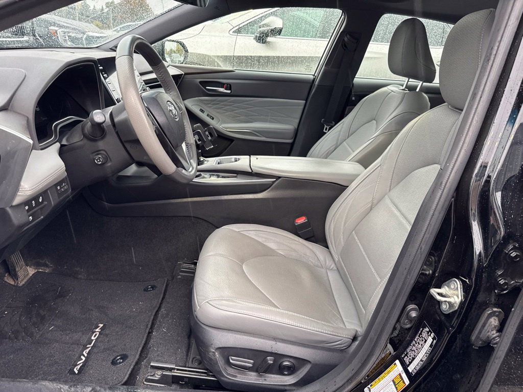 Used 2019 Toyota Avalon Limited w/ Carpet Mat Package FWD image 28