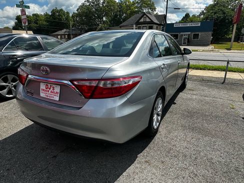 Used 2016 Toyota Camry LE image 4