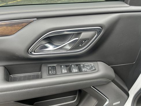 Used 2023 Chevrolet Tahoe Premier w/ Advanced Technology Package image 16