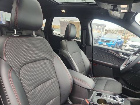 Certified 2023 Ford Escape ST-Line w/ Tech Pack #1 image 32