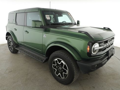 Used 2025 Ford Bronco Outer Banks image 14