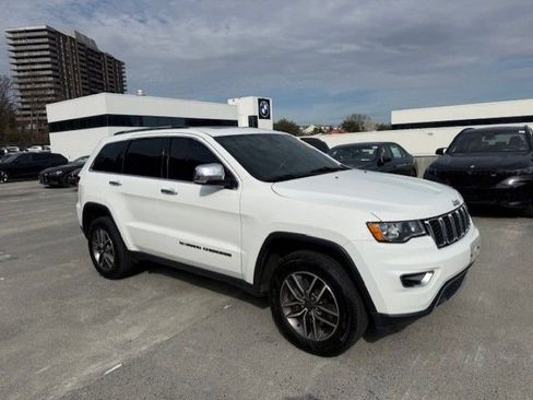 Used 2022 Jeep Grand Cherokee Limited image 2