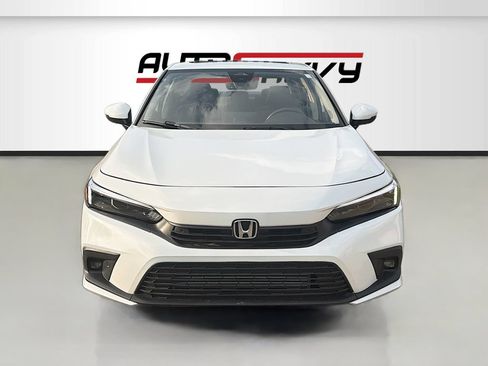 Used 2024 Honda Civic Touring image 2